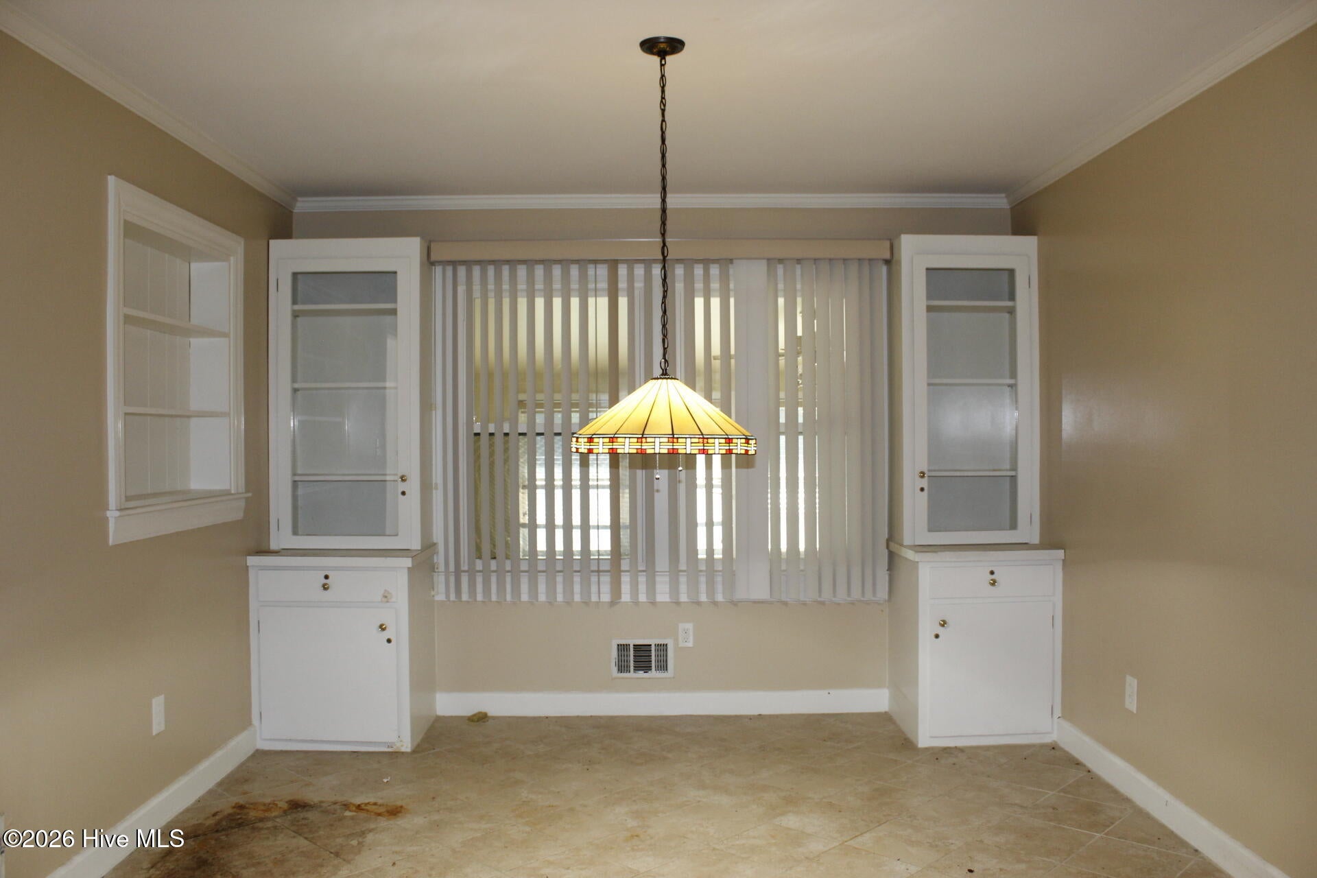2124 Oleander Drive