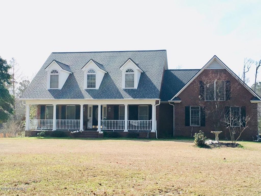 Photo of 613 Hughes Road, Hampstead, NC 28443 (MLS # 100261317)