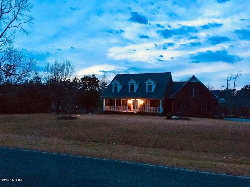 Photo of 613 Hughes Road, Hampstead, NC 28443 (MLS # 100261317)