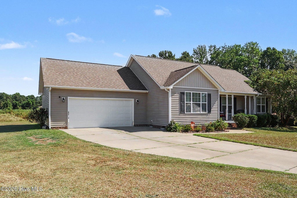 Photo of 25 Lawrence Court, Smithfield, NC 27577 (MLS # 100603888)