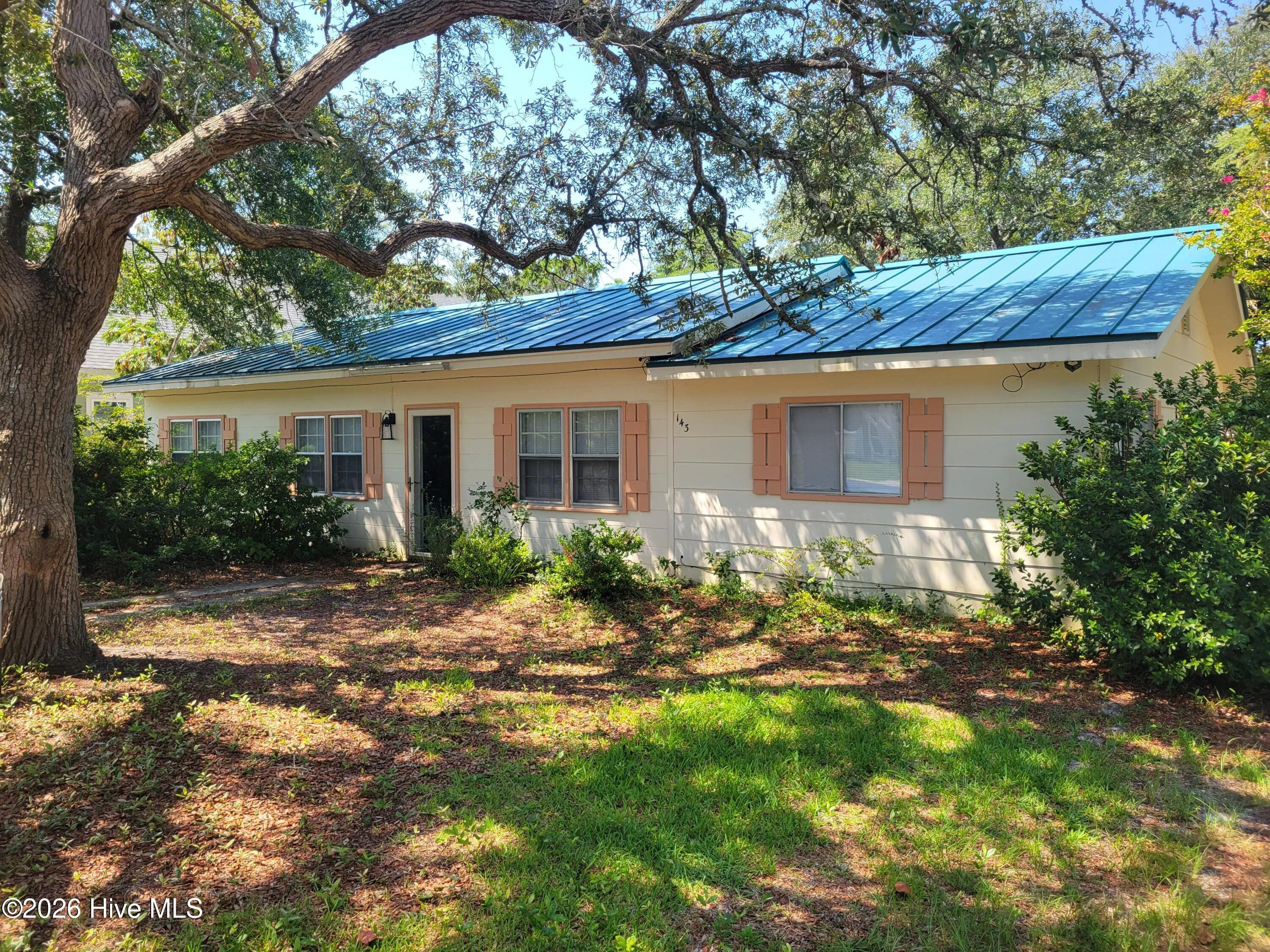 143 Nw 7th Street St, Oak Island, NC, 28465