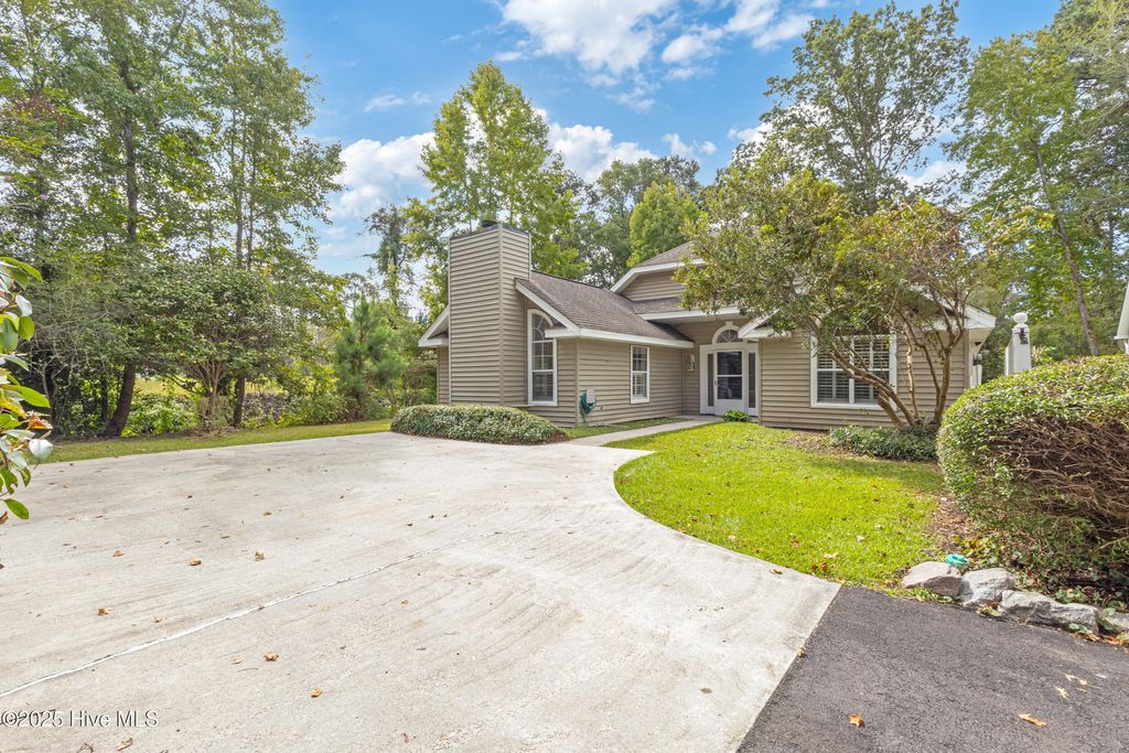 Photo of 9 Court 3 Northwest Drive NW, Calabash, NC 28467 (MLS # 100531370)