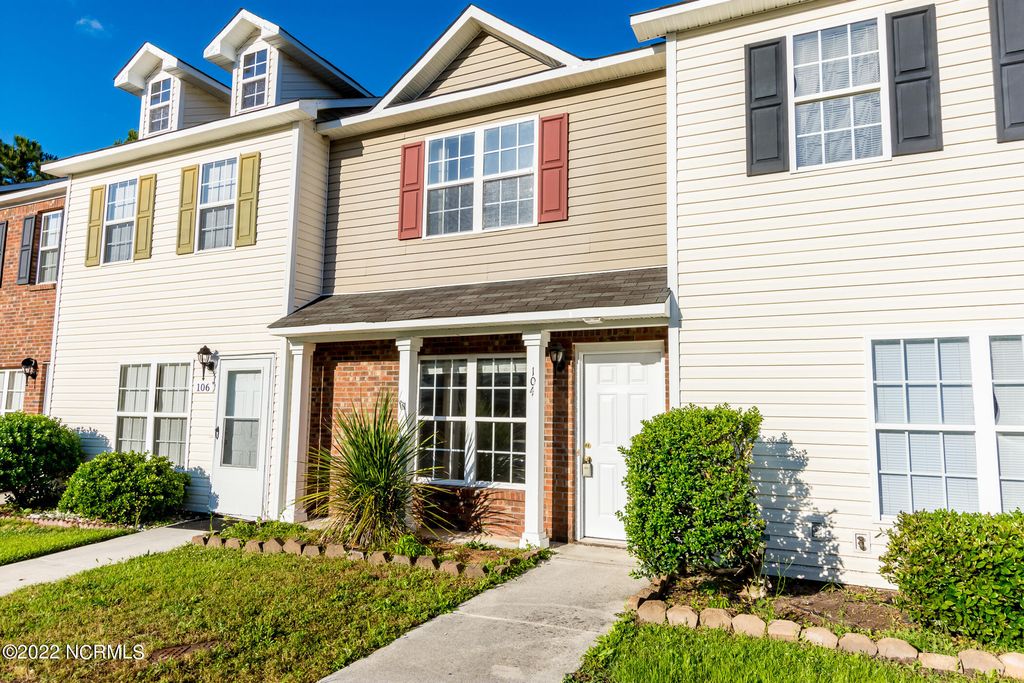 Photo of 104 Spring Meadow Circle, Jacksonville, NC 28546 (MLS # 100573392)