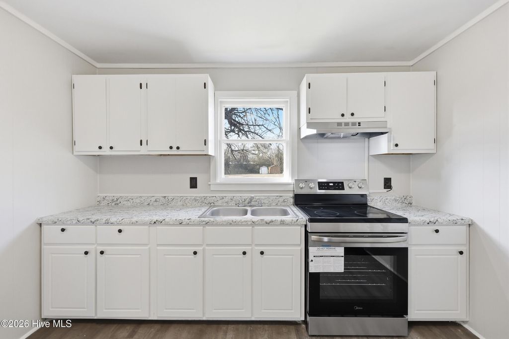 Photo of 410 Bank Street, Elizabeth City, NC 27909 (MLS # 100558000)