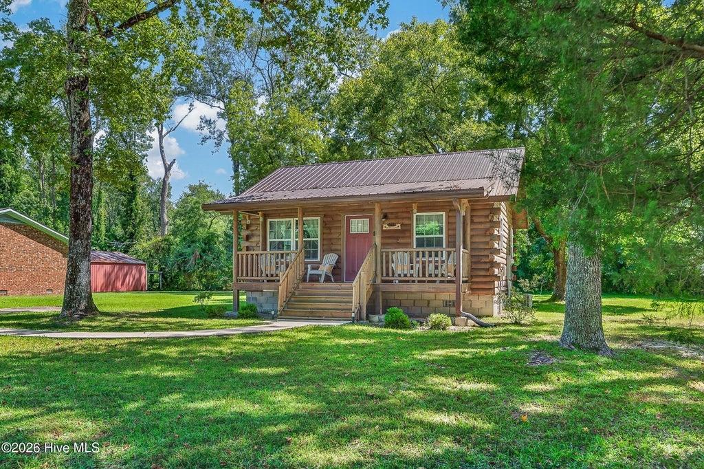 Photo of 307 Carragood Trail, New Bern, NC 28560 (MLS # 100603910)