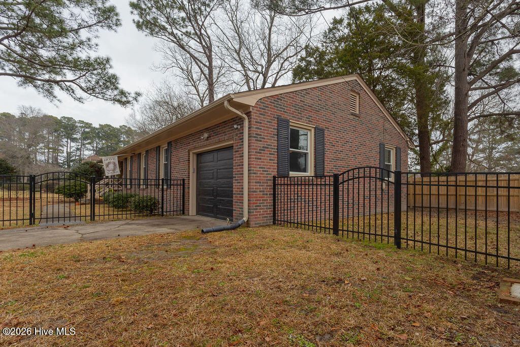 Photo of 1304 Park Drive, Elizabeth City, NC 27909 (MLS # 100555961)
