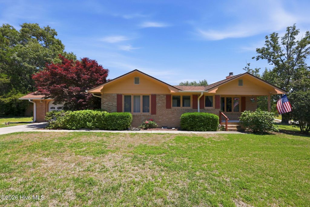 Photo of 319 Holly Lane, Newport, NC 28570 (MLS # 100577078)