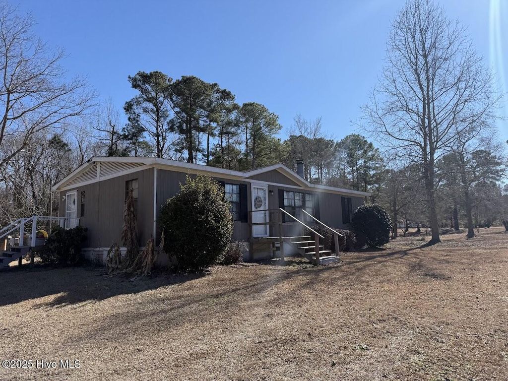 Photo of 354 Belgrade Swansboro Road, Stella, NC 28582 (MLS # 100486330)