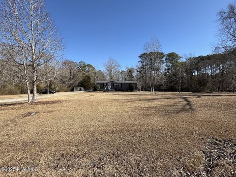Homes For Sale - 354 Belgrade Swansboro Road<br/> Stella, NC 28582