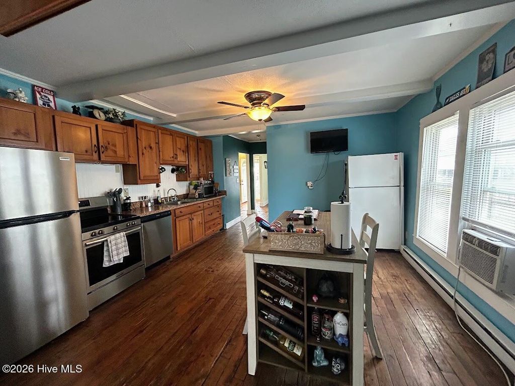 Photo of 411 Spartanburg Avenue, Carolina Beach, NC 28428 (MLS # 100561298)