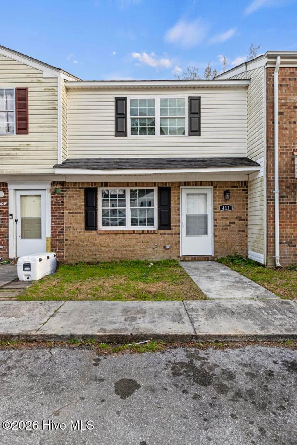 Photo of 411 Myrtlewood Circle, Jacksonville, NC 28546 (MLS # 100551789)