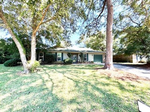 Homes For Sale - 29 Rivers Bend Drive<br/> Chatham County, Savannah, GA 31406