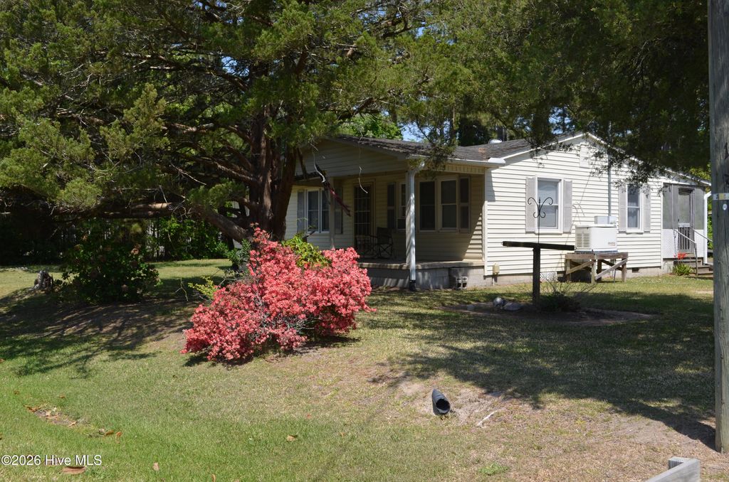 Photo of 158 Otway Farm Road, Beaufort, NC 28516 (MLS # 100569879)