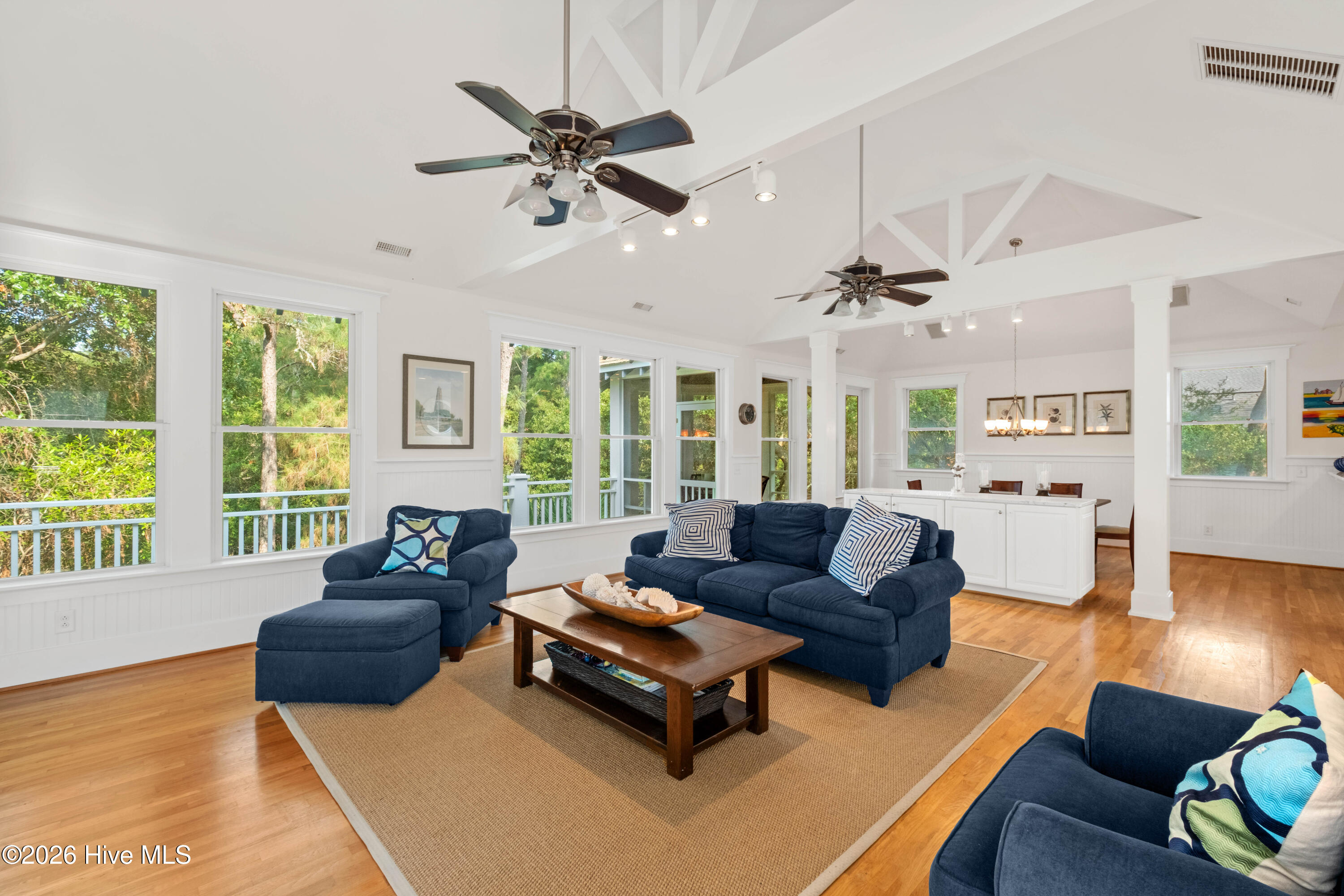 3 Red Bay Court