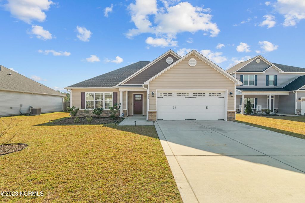 Photo of 207 Messenger Court, Jacksonville, NC 28546 (MLS # 100553730)