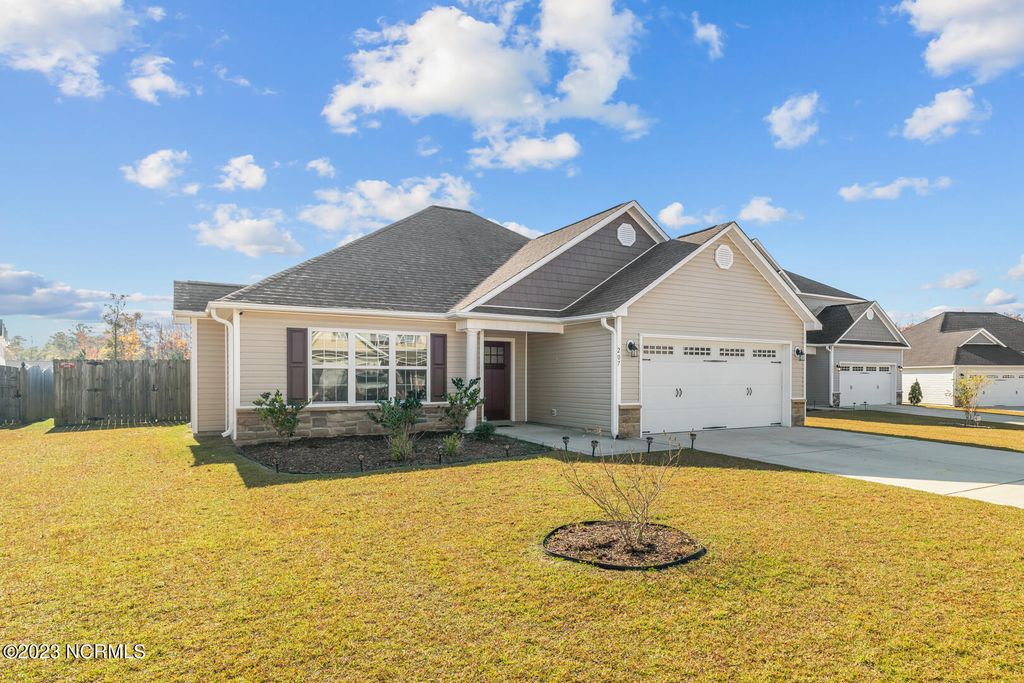 Photo of 207 Messenger Court, Jacksonville, NC 28546 (MLS # 100553730)