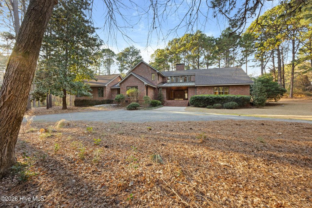 Photo of 750 Lake Dornoch Drive, Pinehurst, NC 28374 (MLS # 100552558)