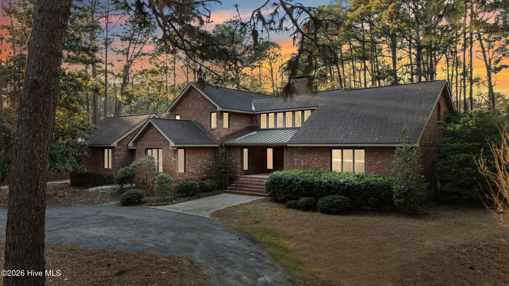 Photo of 750 Lake Dornoch Drive, Pinehurst, NC 28374 (MLS # 100552558)