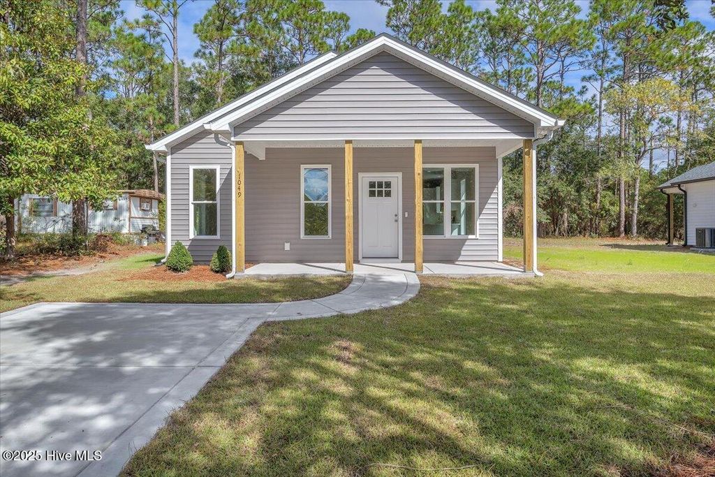 Photo of 1049 Greenview Road, Southport, NC 28461 (MLS # 100531647)