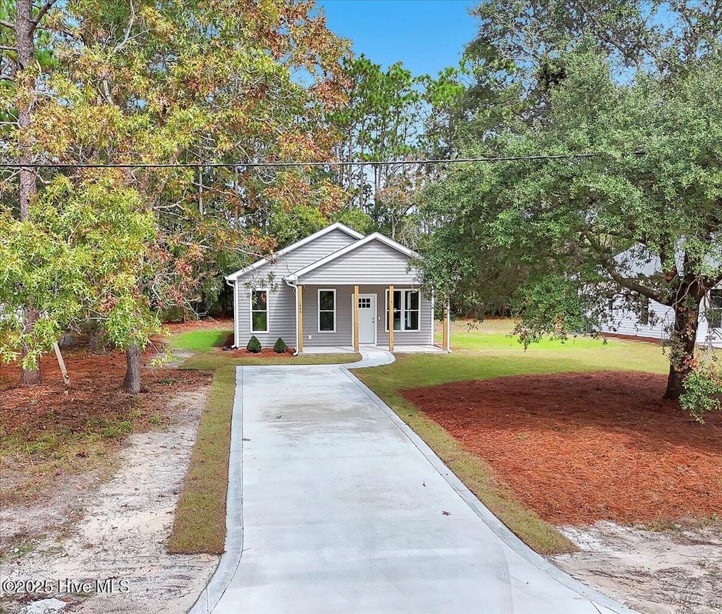 Photo of 1049 Greenview Road, Southport, NC 28461 (MLS # 100531647)