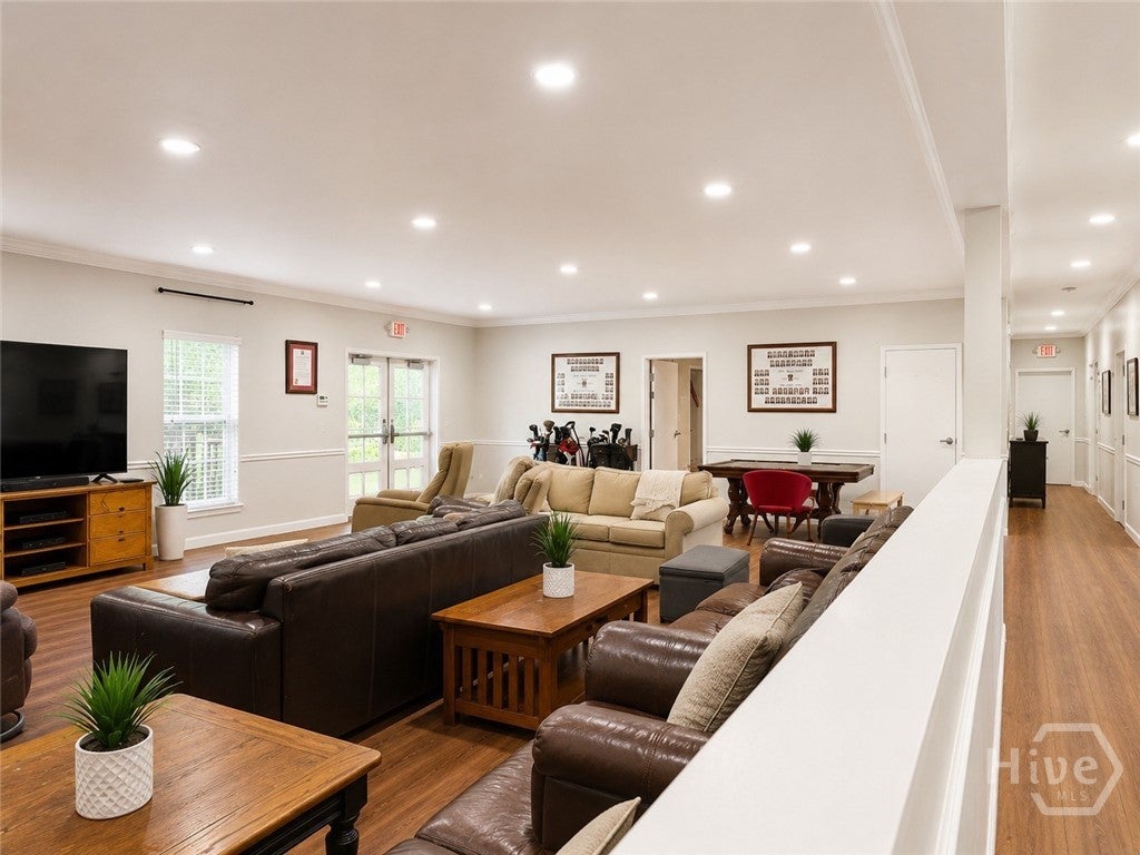 250 Carriage Lane