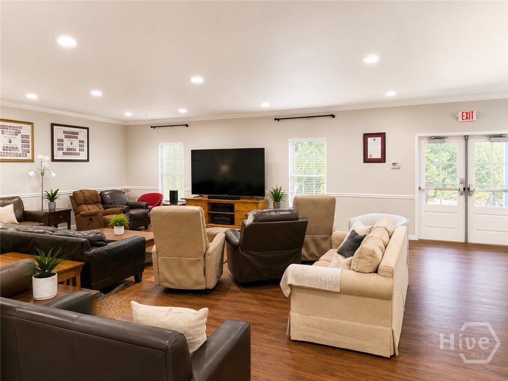 250 Carriage Lane