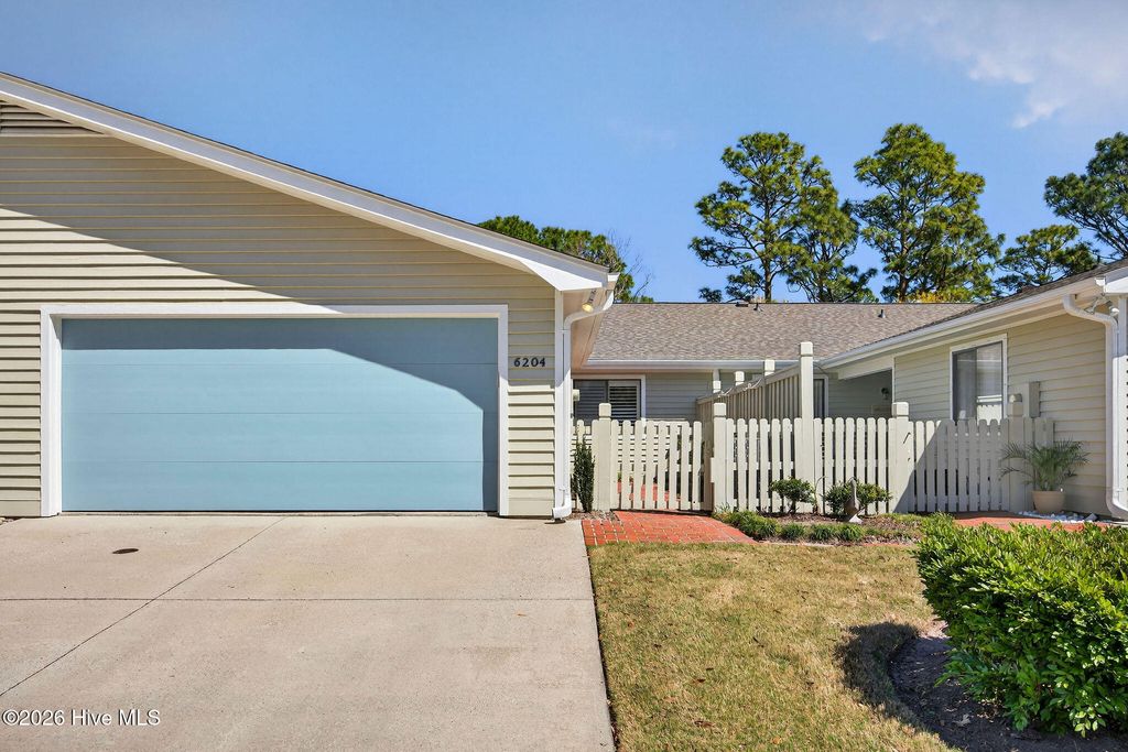 Photo of 6204 Inland Greens Drive, Wilmington, NC 28405 (MLS # 100563726)