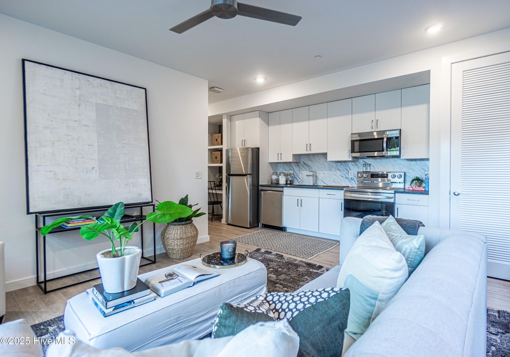 Photo of 1102 Castle Street #202, Wilmington, NC 28401 (MLS # 100561140)