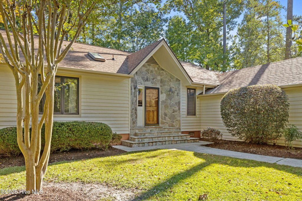 Photo of 404 Hillcrest Drive, Morehead City, NC 28557 (MLS # 100537121)