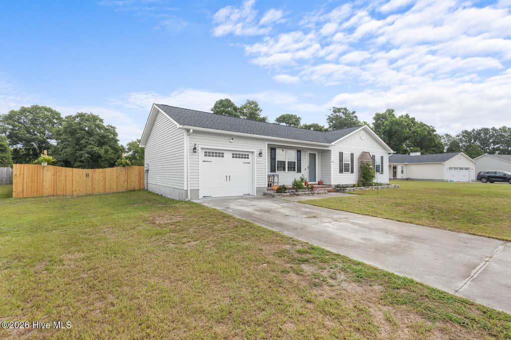 Photo of 203 Wingspread Lane, Beulaville, NC 28518 (MLS # 100594905)