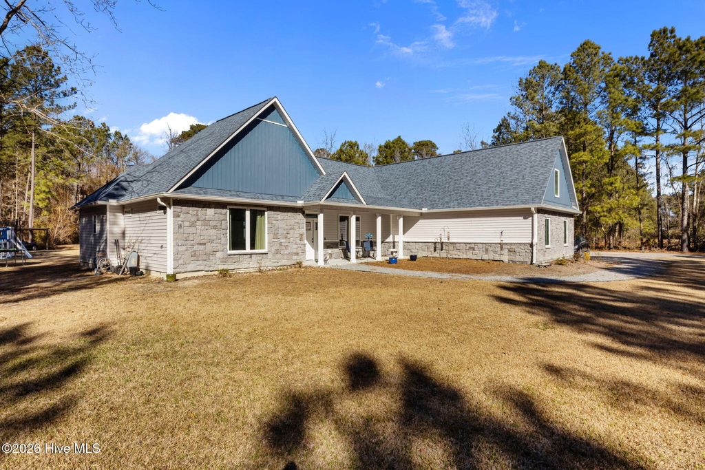 Photo of 275 Van Moreadith Road, New Bern, NC 28562 (MLS # 100549819)