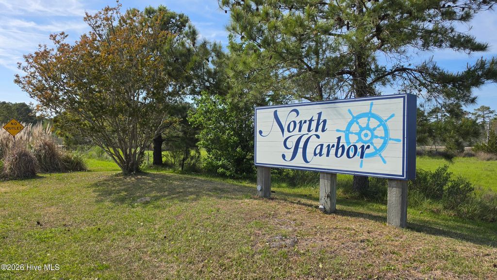 Photo of 128 N Harbor Drive, Beaufort, NC 28516 (MLS # 100567973)