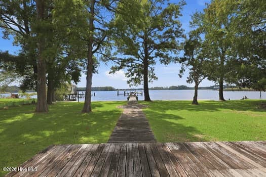 10 Bayview Drive