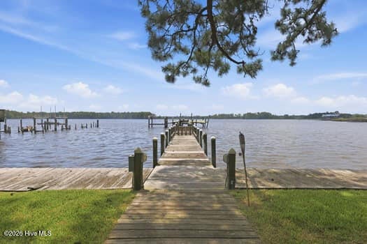 10 Bayview Drive