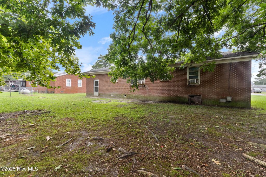 Photo of 2414 Glenda Street, Winterville, NC 28590 (MLS # 100549956)