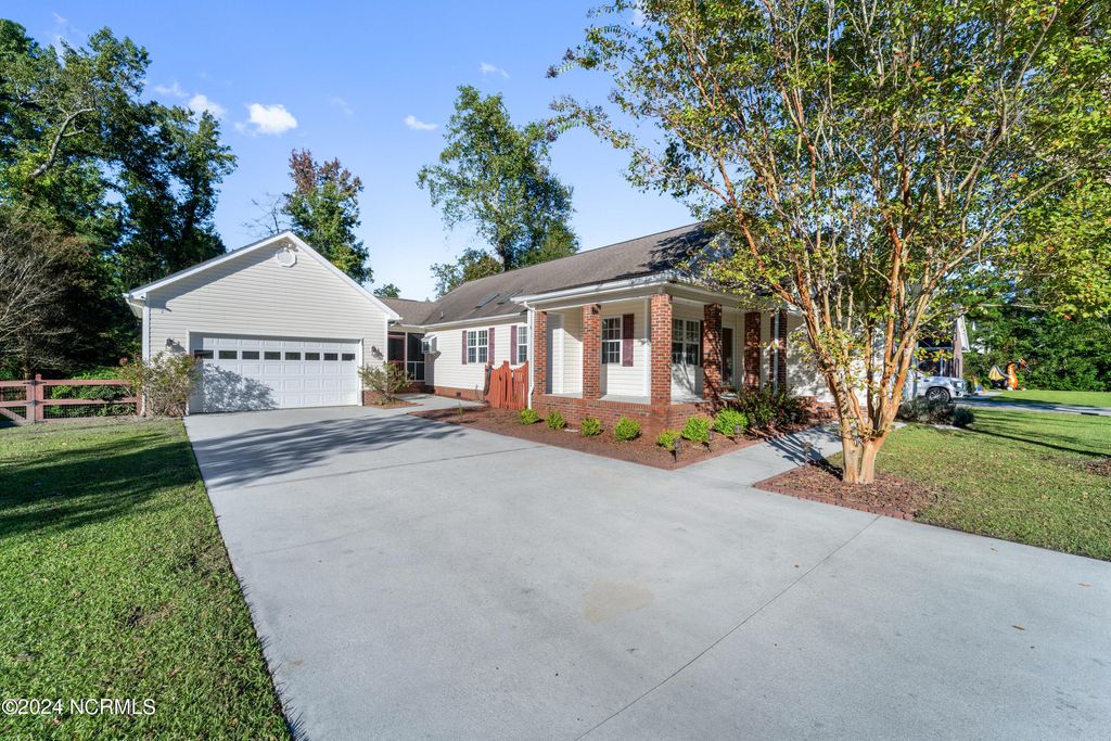 Photo of 223 Riverbend Road, Jacksonville, NC 28540 (MLS # 100542942)