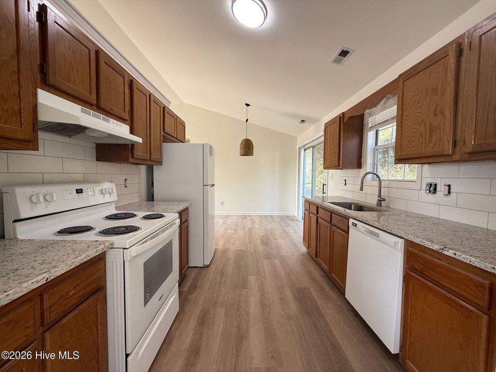 Photo of 135 Glenwood Drive, Hubert, NC 28539 (MLS # 100548360)