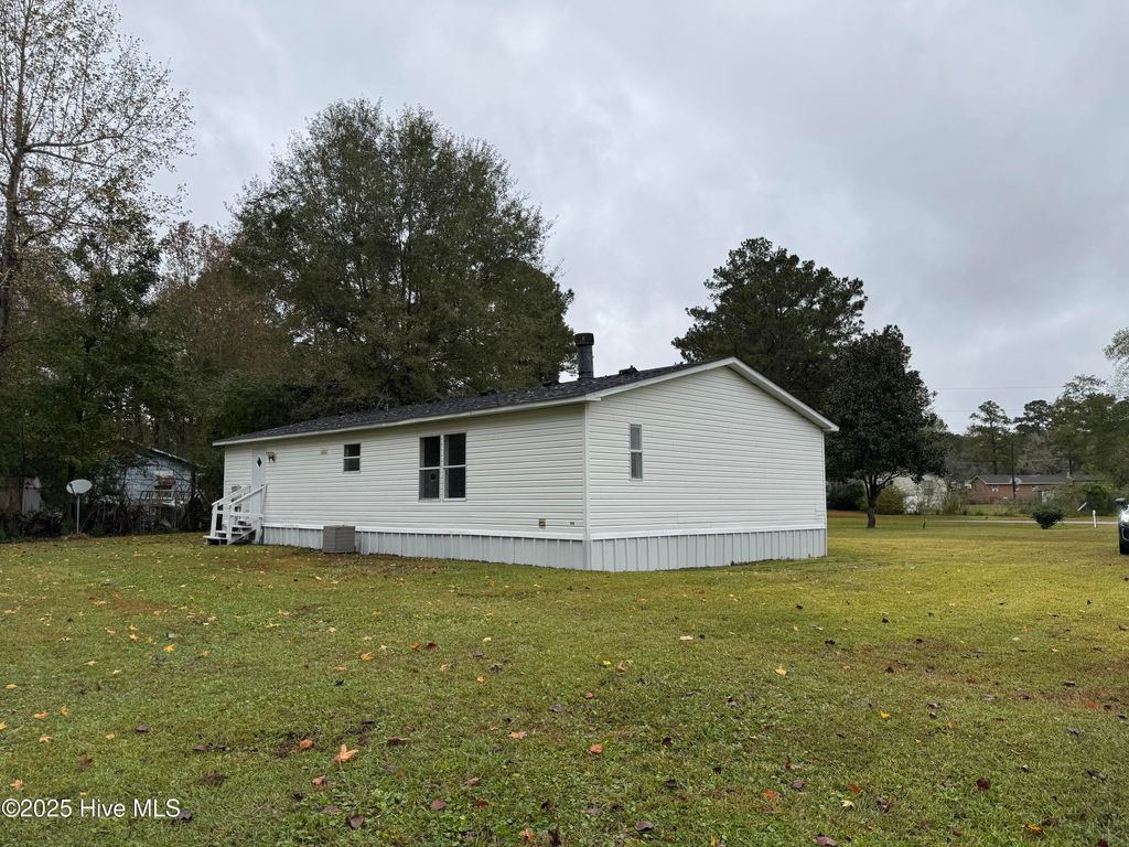 Photo of 1118 Henderson Road, Jacksonville, NC 28540 (MLS # 100542399)