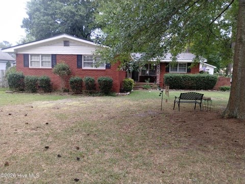 Homes For Sale - 2101 Michelle Drive<br/> Lenoir County, Kinston, NC 28504