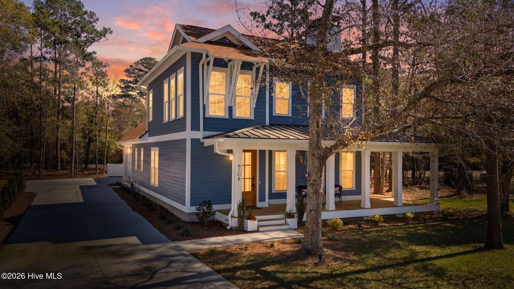 Photo of 6108 Harbor Oaks Drive, Southport, NC 28461 (MLS # 100562076)