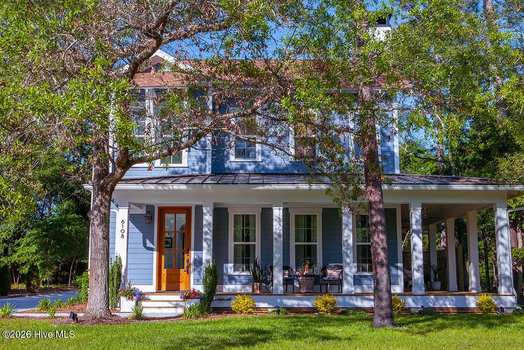 Photo of 6108 Harbor Oaks Drive, Southport, NC 28461 (MLS # 100562076)