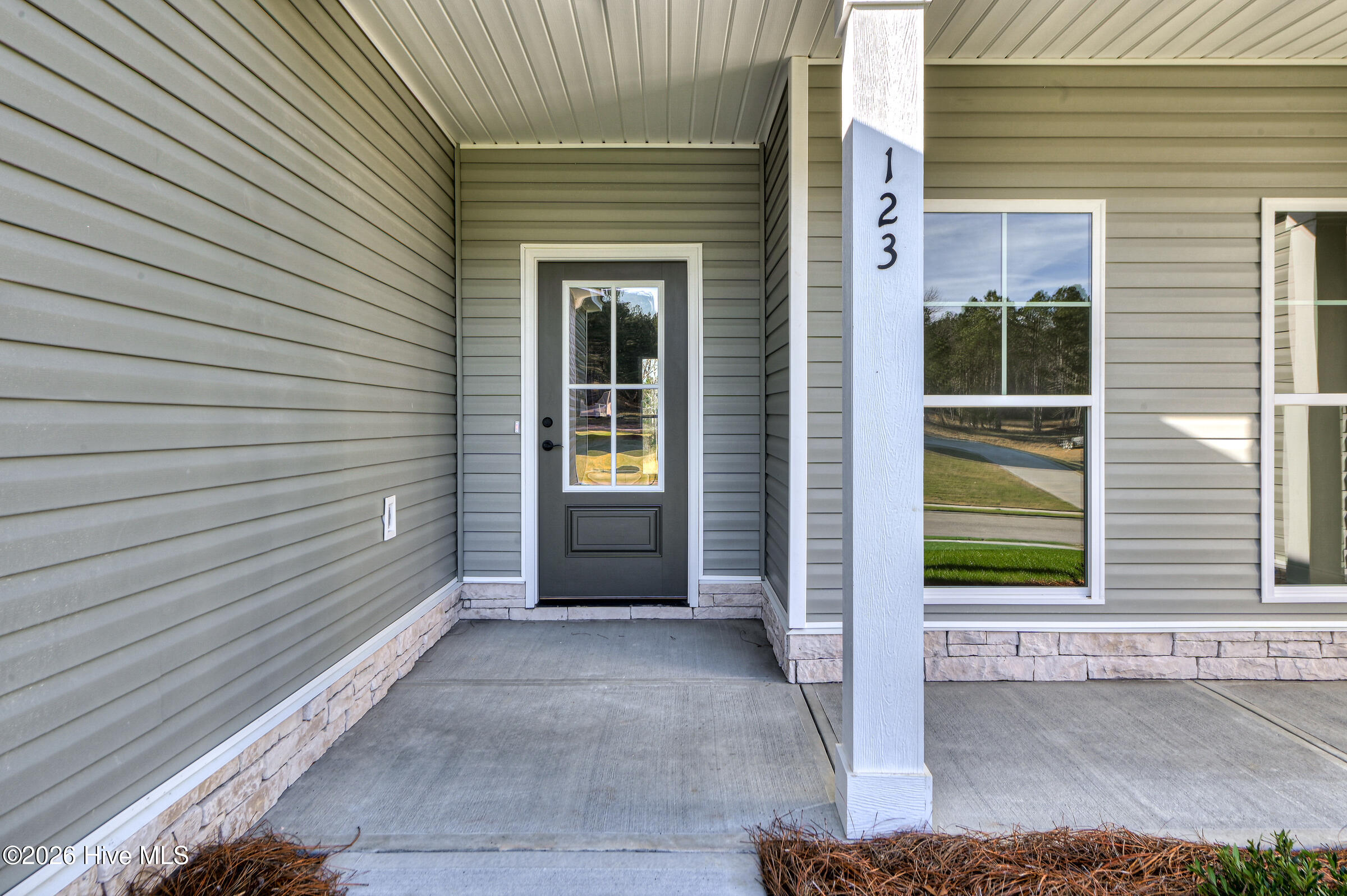123 Willow Oak Circle