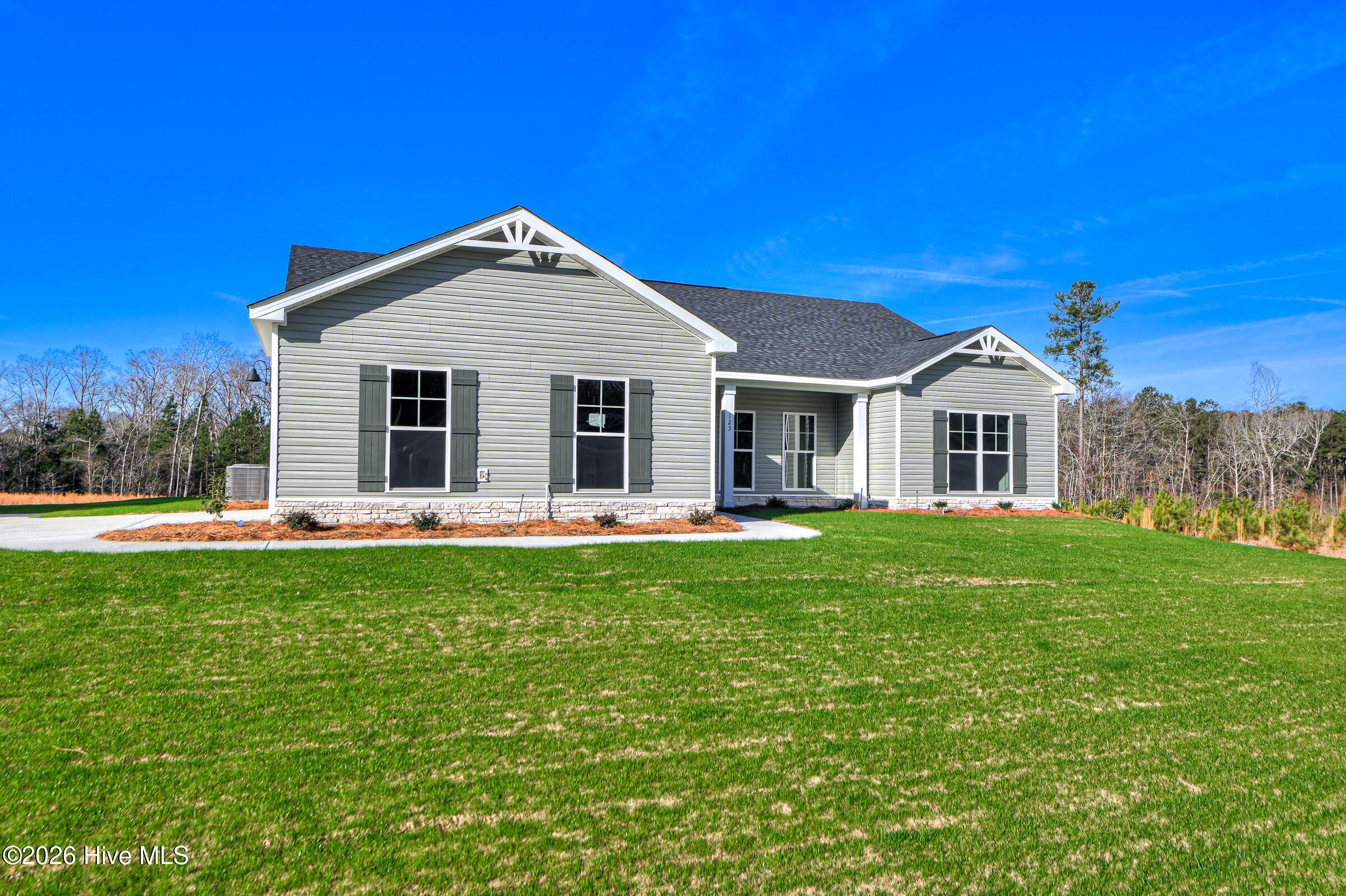 123 Willow Oak Circle