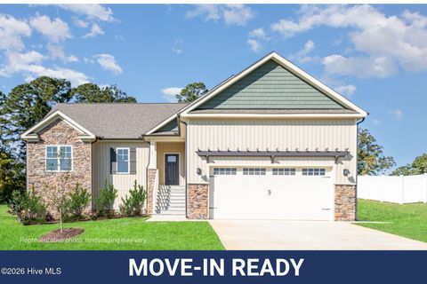 Homes For Sale - 201 Tee Drive<br/> Selma, NC 27576