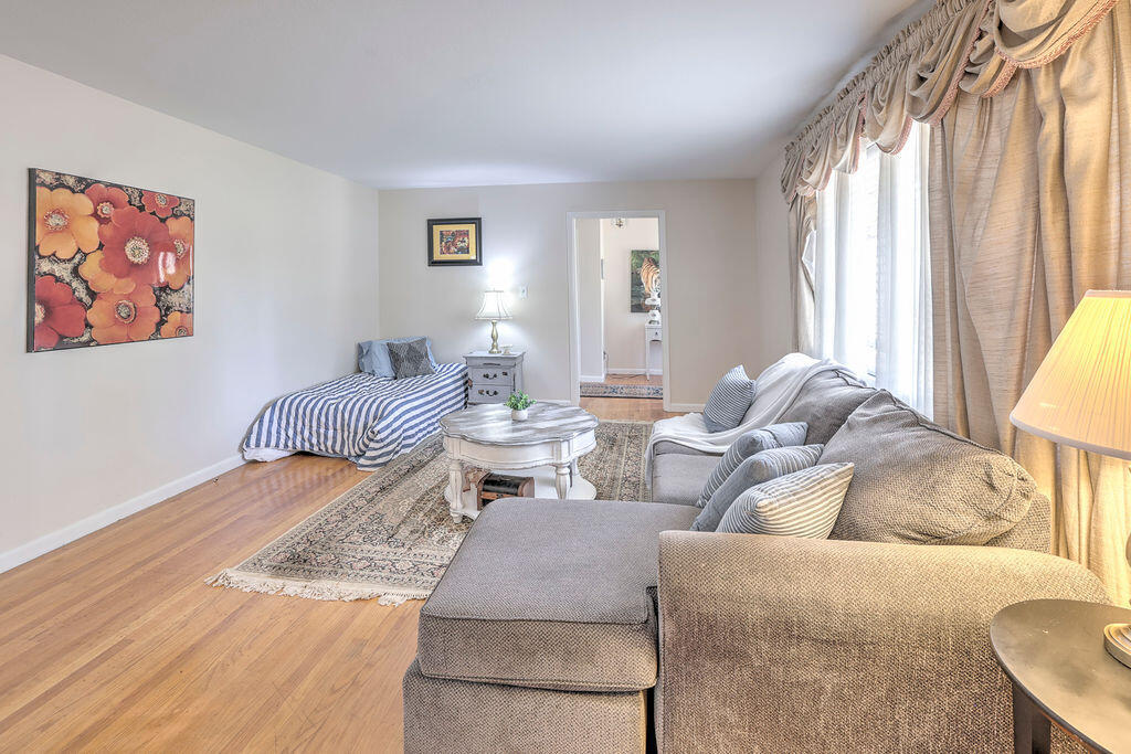 2533 Richmond Hill Road