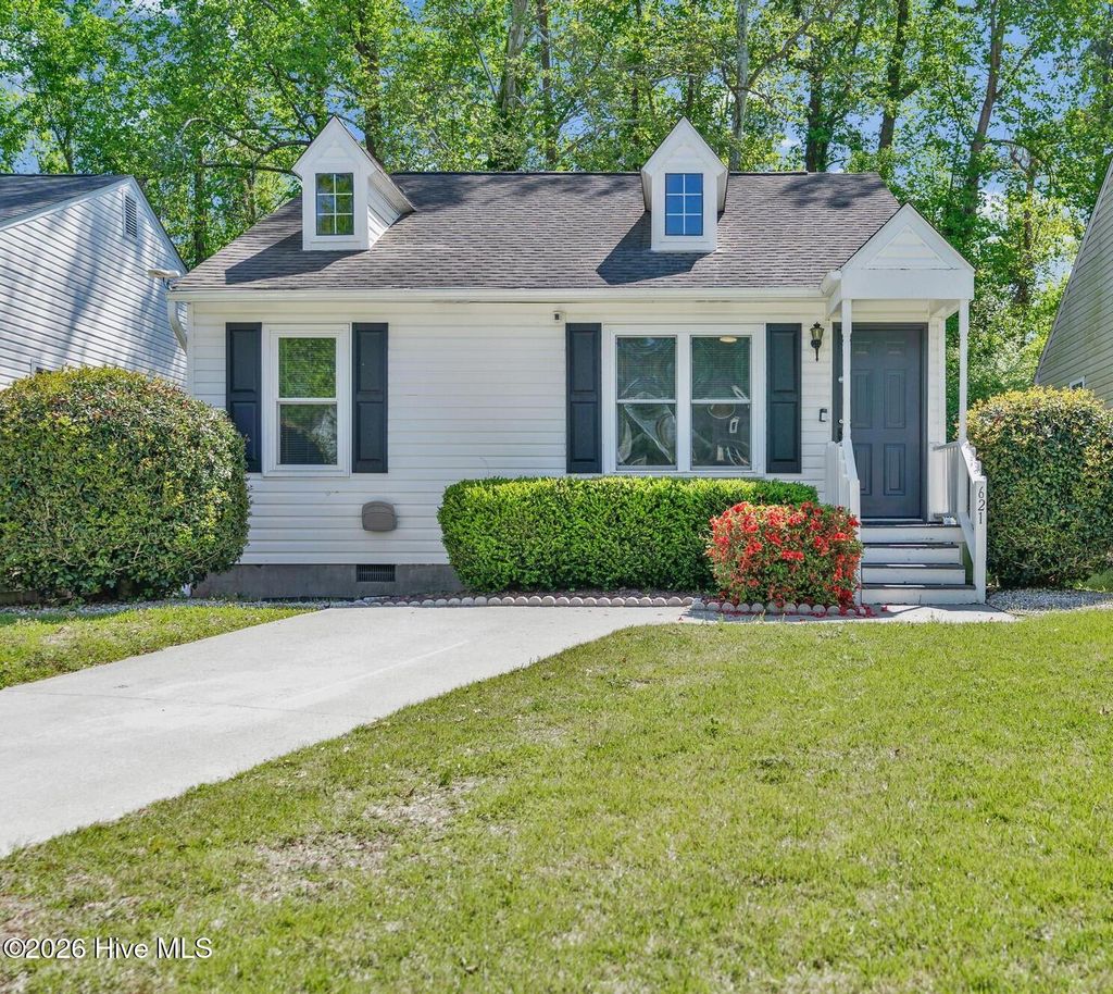 Photo of 621 Varsity Drive, Wilmington, NC 28403 (MLS # 100566412)