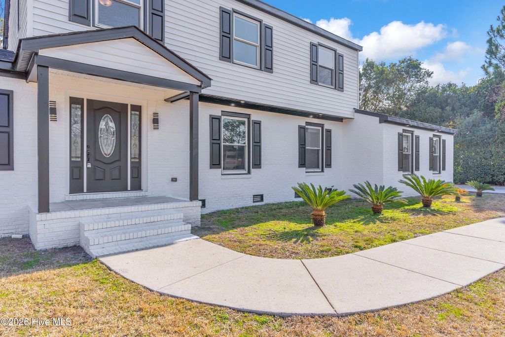 Photo of 122 Devonshire Lane, Wilmington, NC 28409 (MLS # 100548646)
