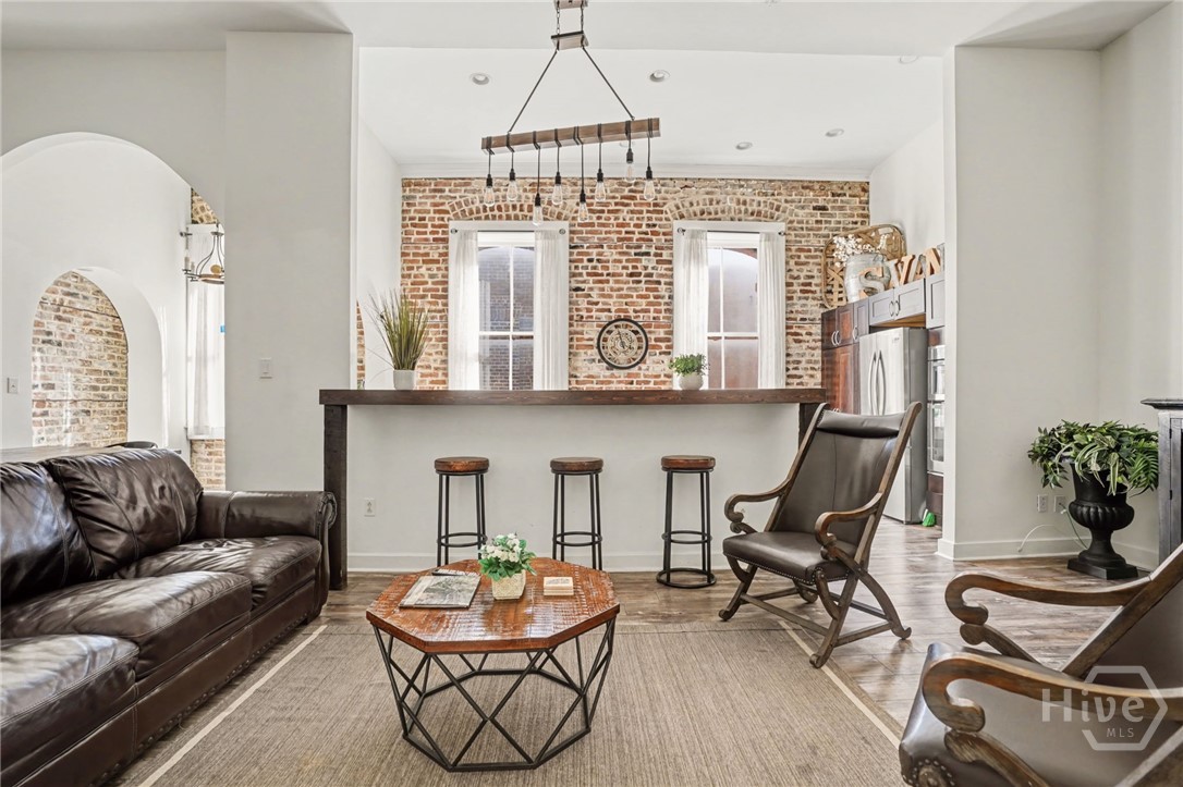 110 Barnard Street 213