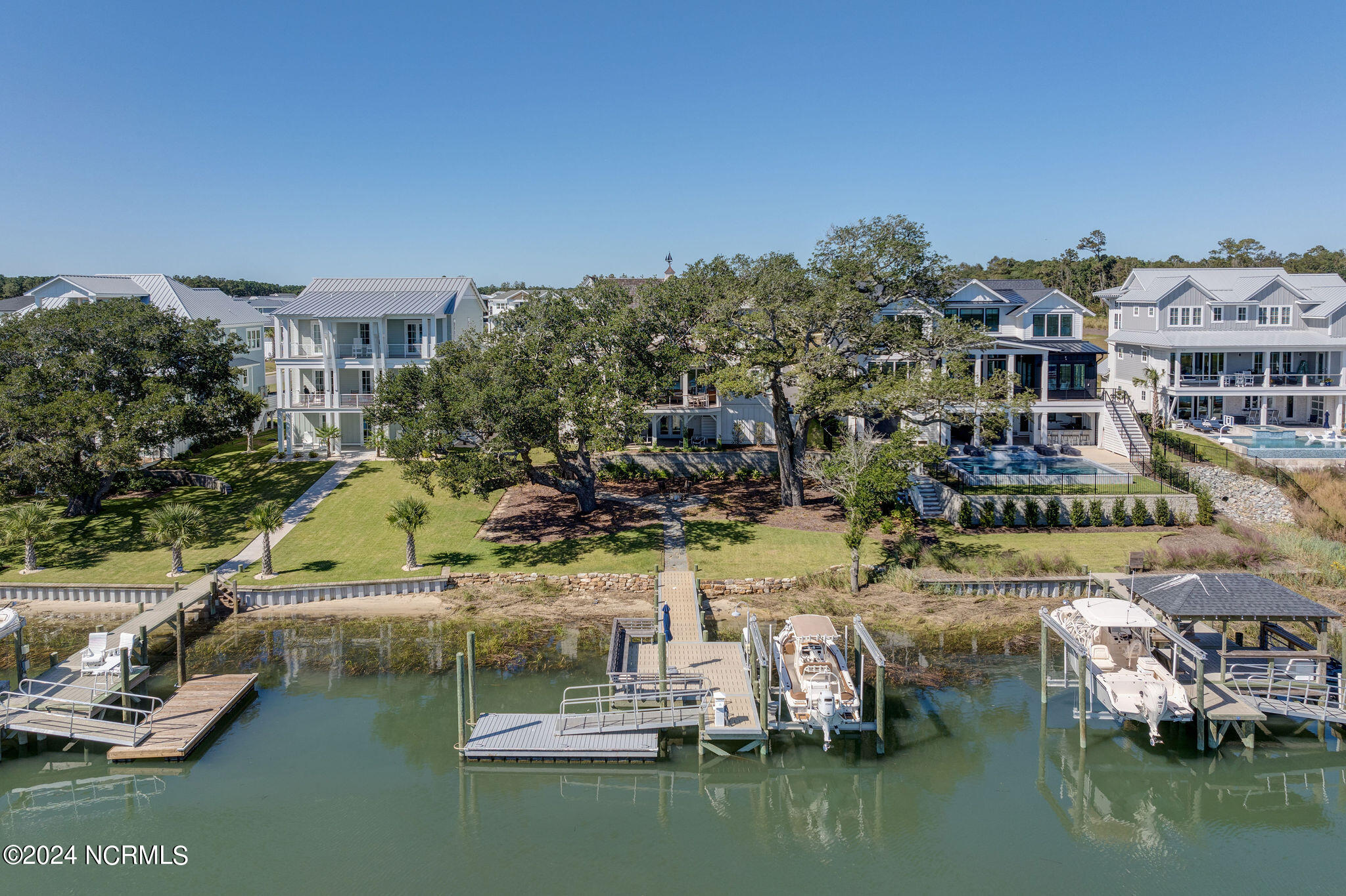 7 S Waterfront Place