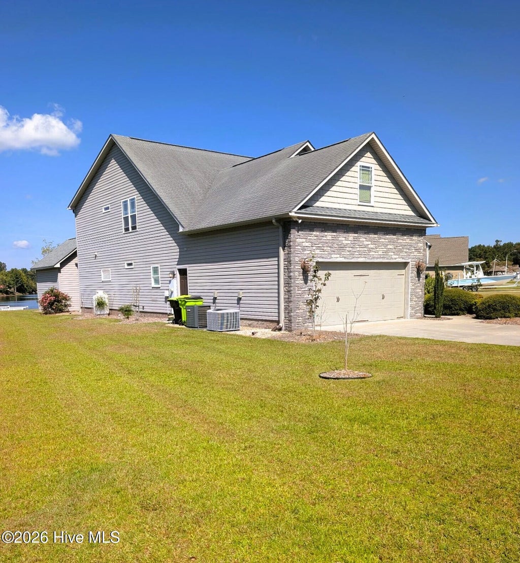 Photo of 307 Antioch Lakes Road, New Bern, NC 28560 (MLS # 100607868)